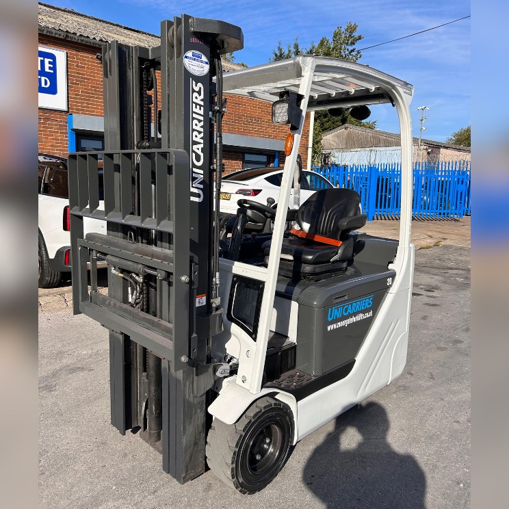 Unicarrier JAEINIL18Q 1800KG Electric Forklift Truck