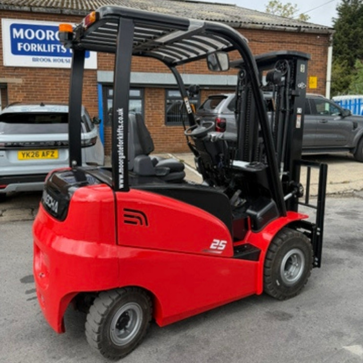 Hangcha A425AC 2500KG Electric Forklift Truck Used